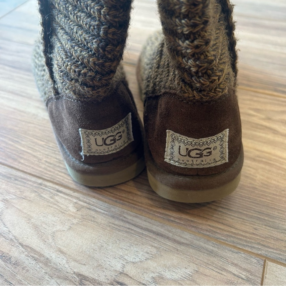 UGG Australia Classic Cardy Brown Knit Button Boots Women’s 6 Tall Cozy - Picture 3 of 7